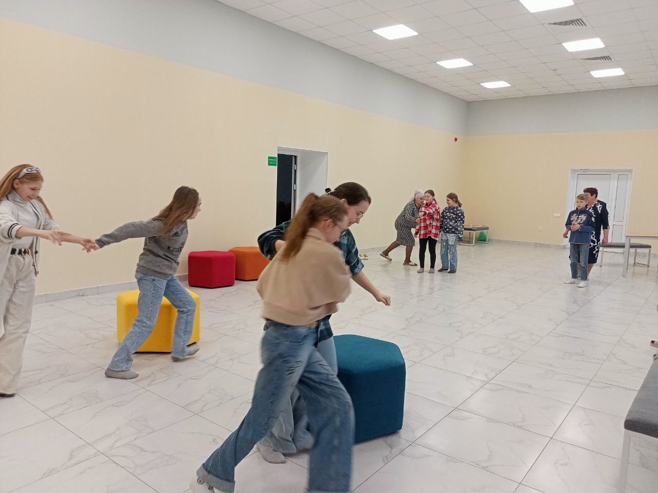 Олы Ачасыр мәдәният йортында балалар белән «Сәламәт яшим дисәң...» дигән исем астында төрле уеннар үткәрелгән
