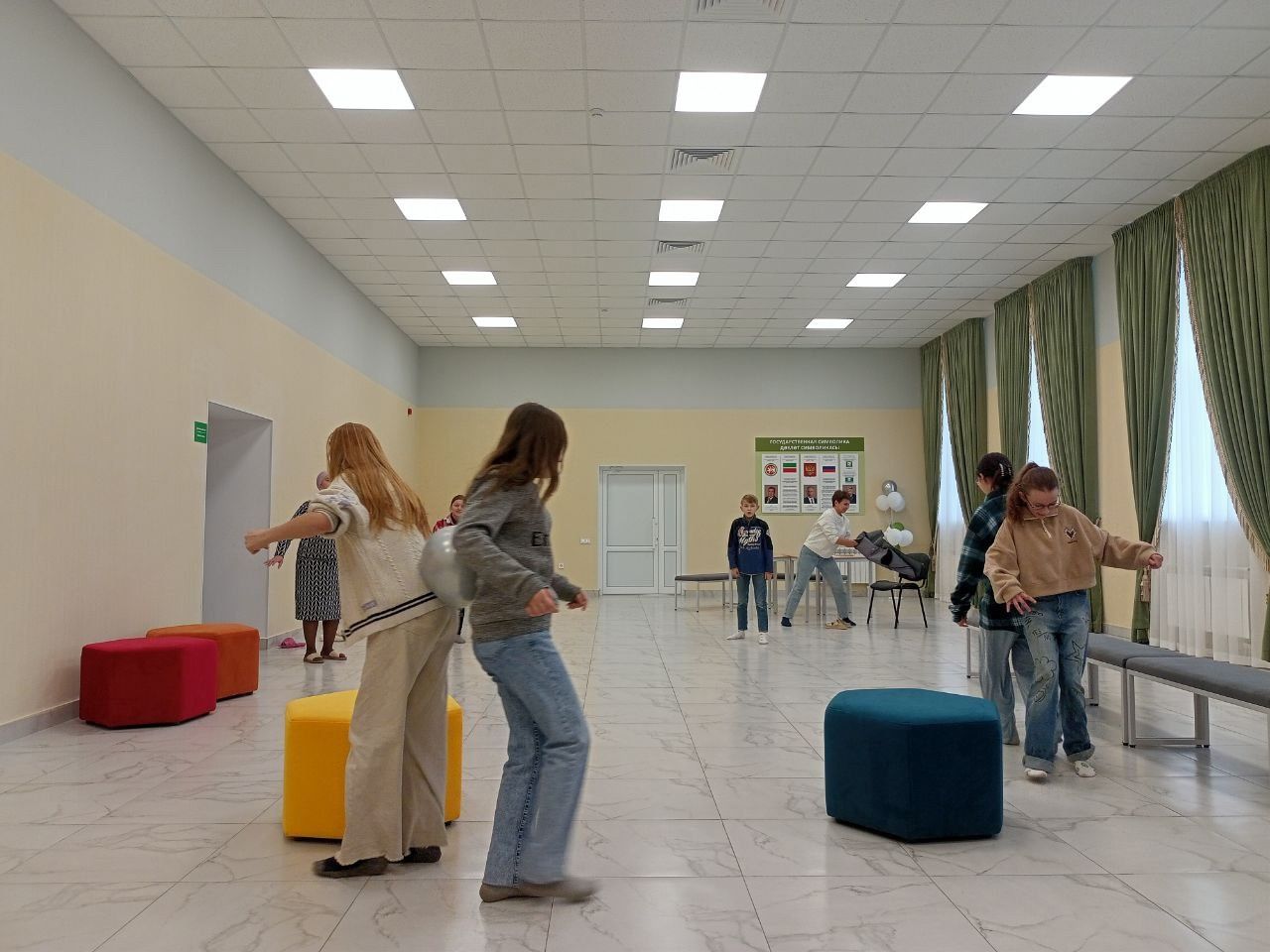 Олы Ачасыр мәдәният йортында балалар белән «Сәламәт яшим дисәң...» дигән исем астында төрле уеннар үткәрелгән