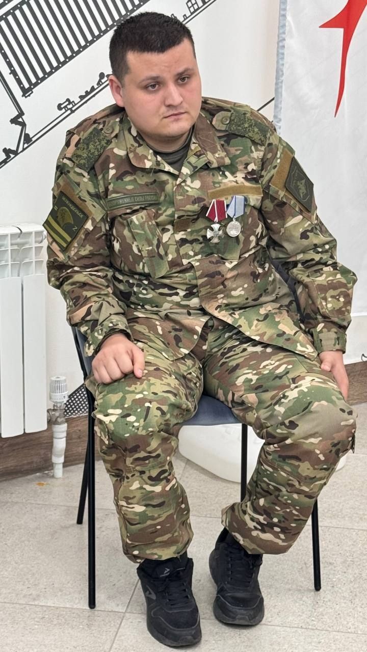 «Алдынгылар хәрәкәте» активистлары МХОда катнашкан егетләр белән очрашты