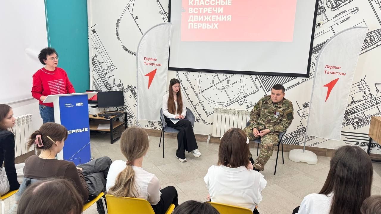 «Алдынгылар хәрәкәте» активистлары МХОда катнашкан егетләр белән очрашты