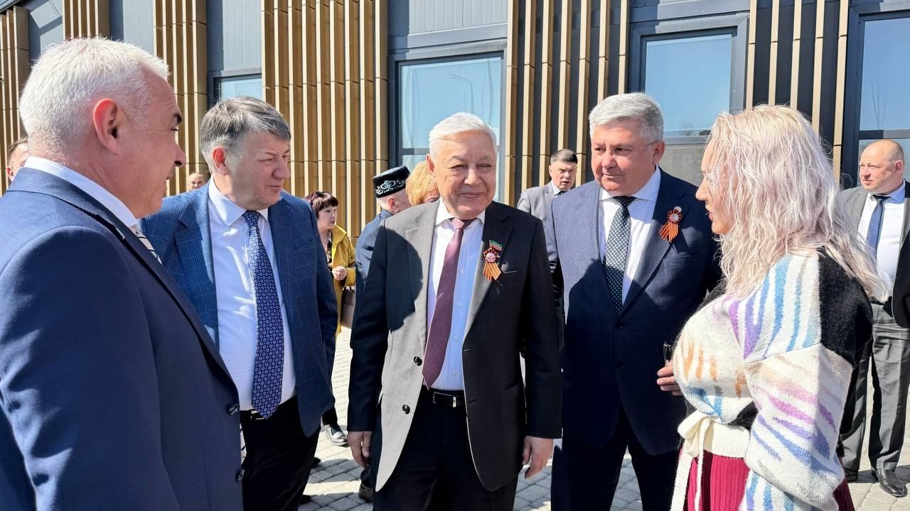 Яшел Үзәндә  «Бердәм РОССИЯ» партиясенең күчмә утырышы уза