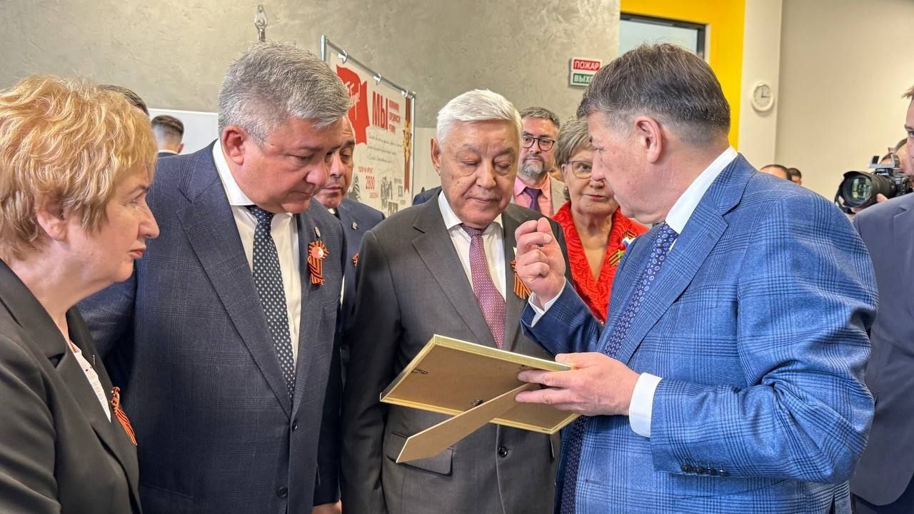 Яшел Үзәндә  «Бердәм РОССИЯ» партиясенең күчмә утырышы уза