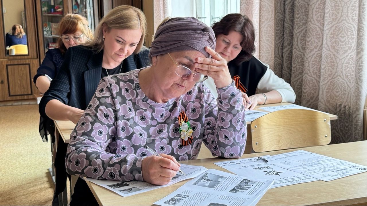 Яшел Үзәндә узган «Җиңү диктанты» төрле буынны берләштерде