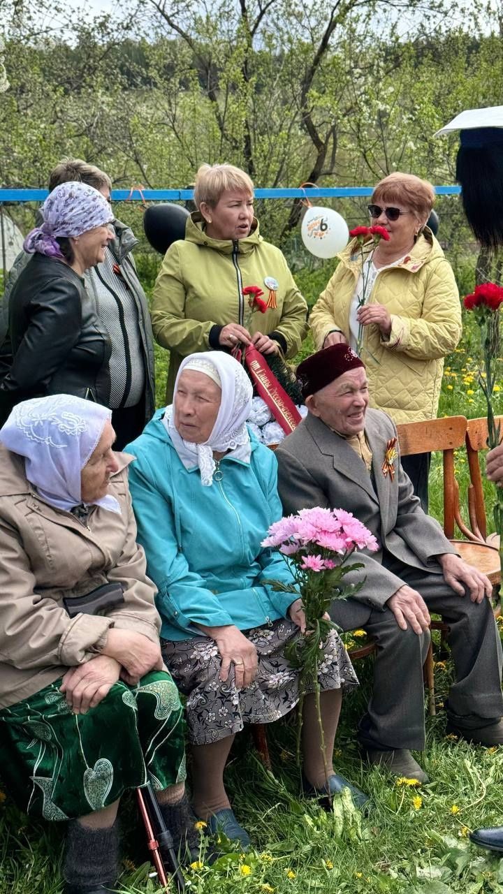 Карашәм авылында яңа һәйкәл ачылды