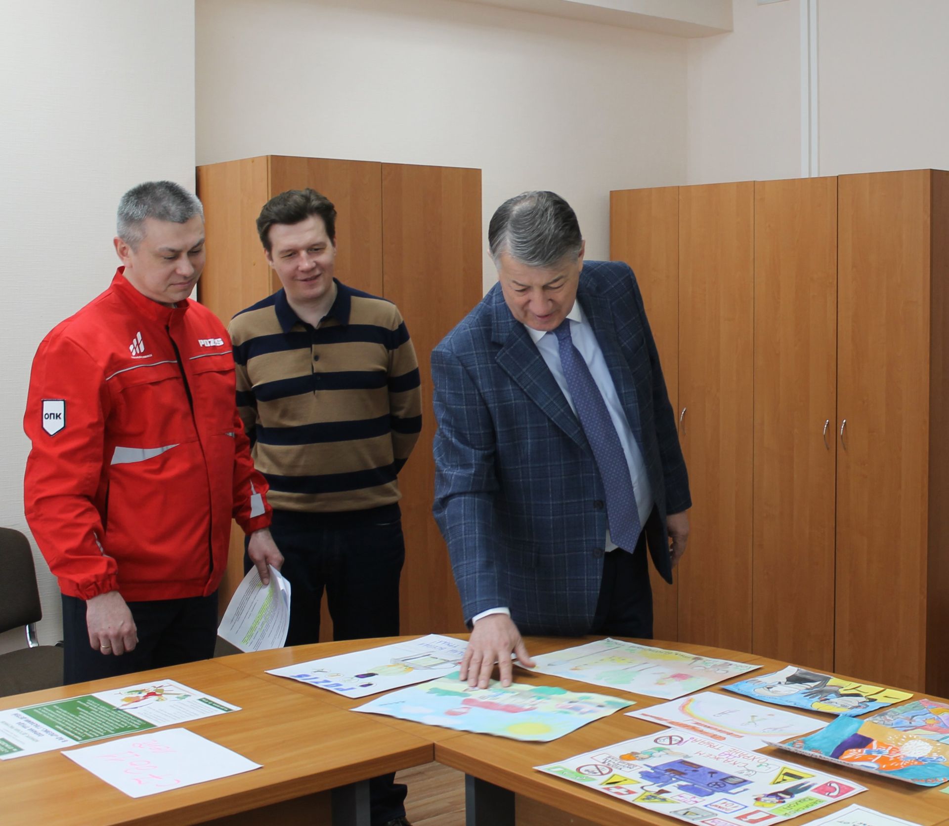 ПОЗиС АҖдә үз хезмәткәрләре турында кайгыртуга җитди караш куелган һәм бу юнәлештә гел яңарышка омтылу, эзләнү