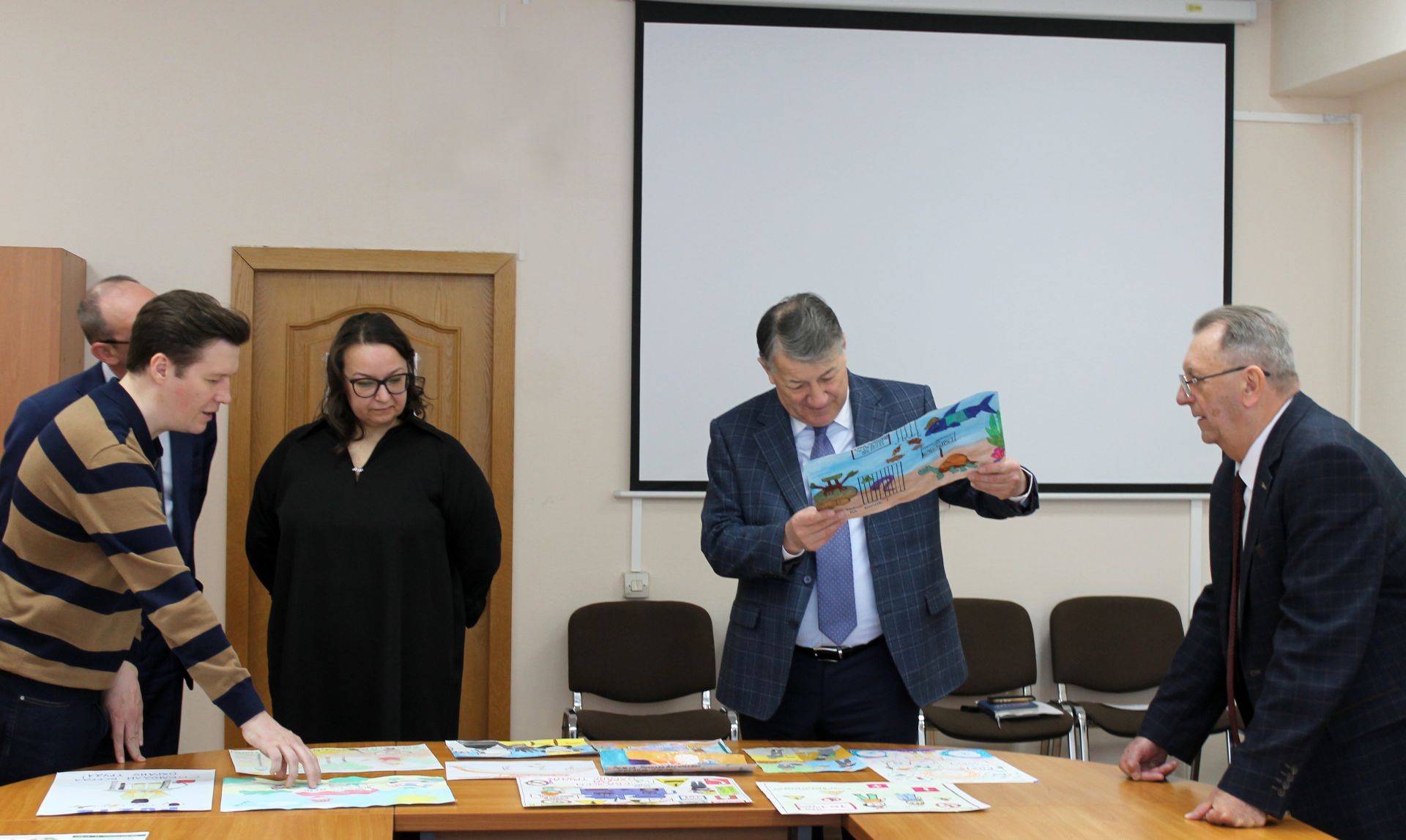 ПОЗиС АҖдә үз хезмәткәрләре турында кайгыртуга җитди караш куелган һәм бу юнәлештә гел яңарышка омтылу, эзләнү