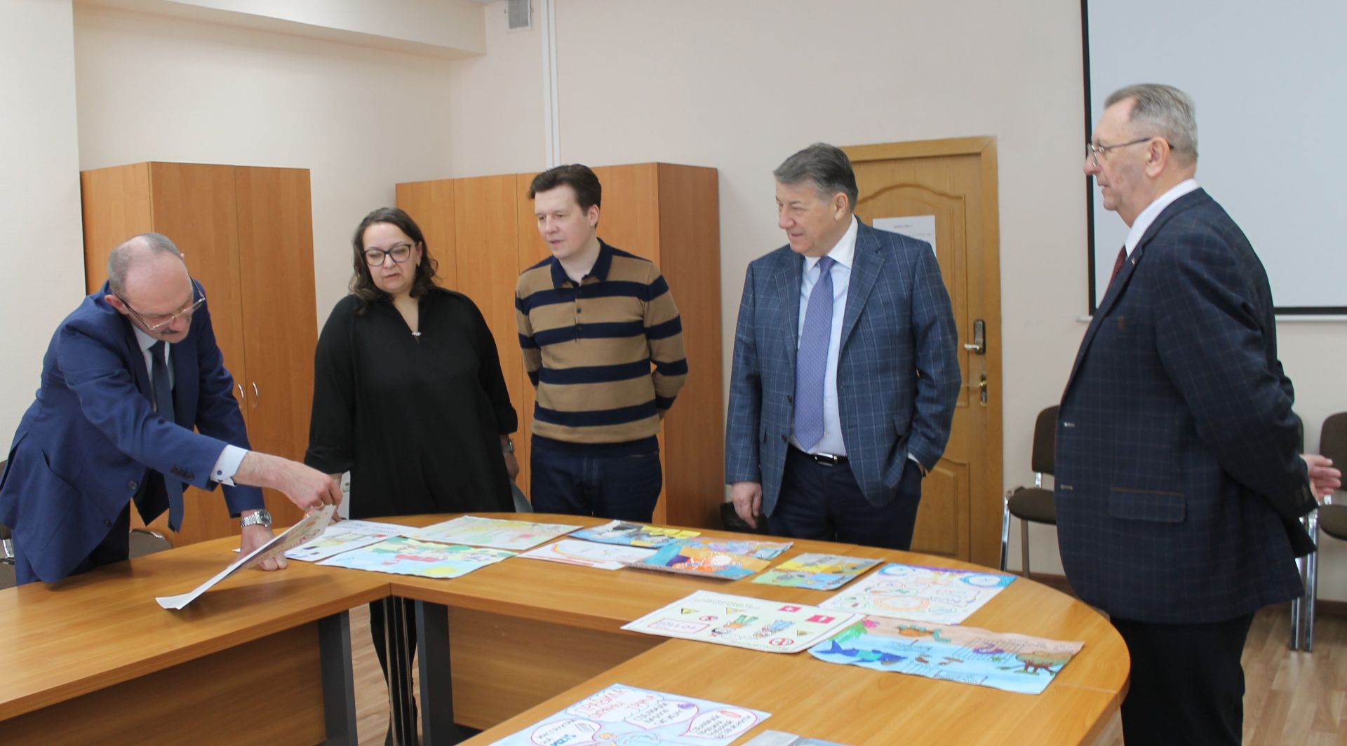 ПОЗиС АҖдә үз хезмәткәрләре турында кайгыртуга җитди караш куелган һәм бу юнәлештә гел яңарышка омтылу, эзләнү