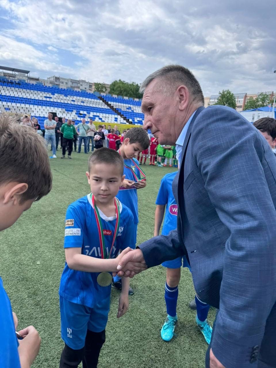 В.Колотов исемендәге Яшел Үзән стадионында футбол бәйрәме ️узды
