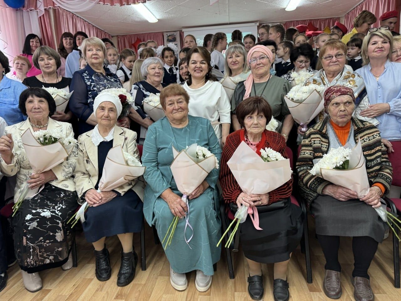 Яшел Үзән районы Әйшә авылы гимназиясе үзенең 115 еллык юбилеен билгеләп үтте