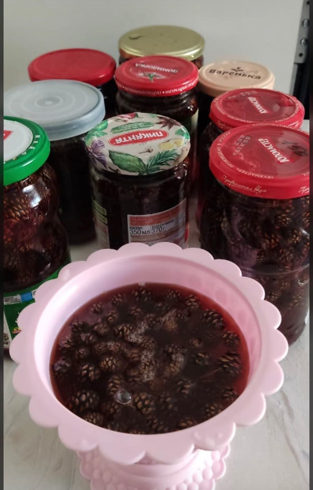 Яшел Үзән районы Олы Яке авылында бик файдалы нарат күркәсе җыя башлаганнар