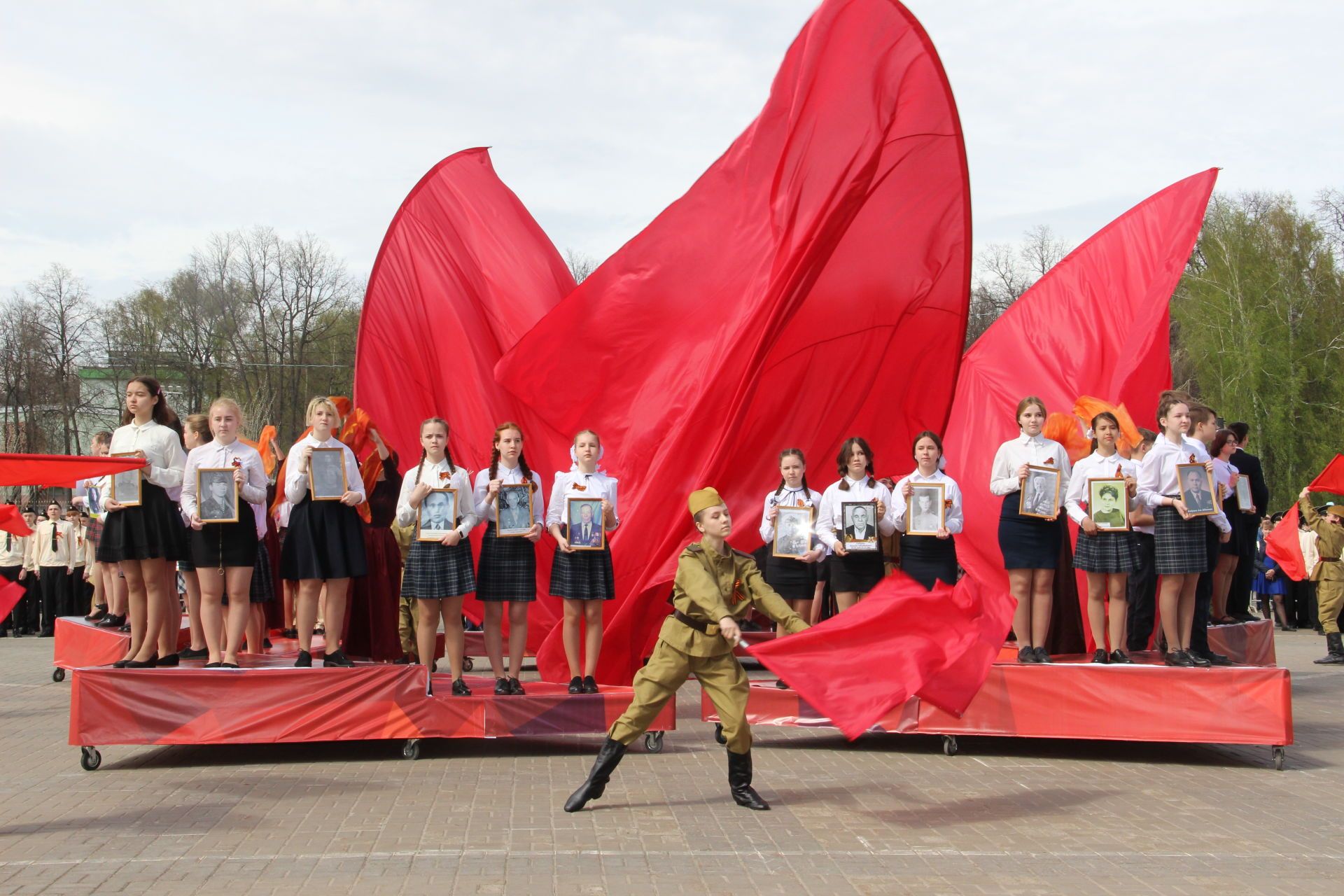 Җиргә кабат Җиңү язы килде. Яшел Үзәндә бәйрәм программасы