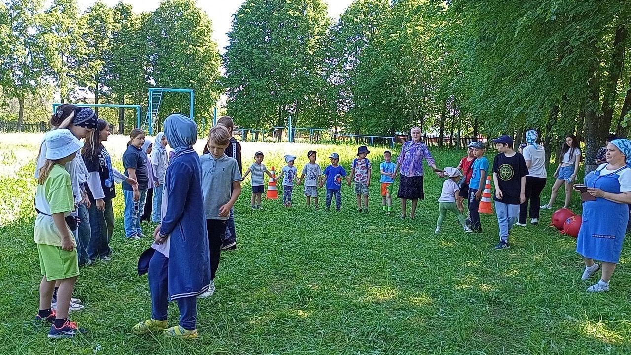 Олы Ачасыр авылында Халыкара балаларны яклау көнен билгеләп үттеләр