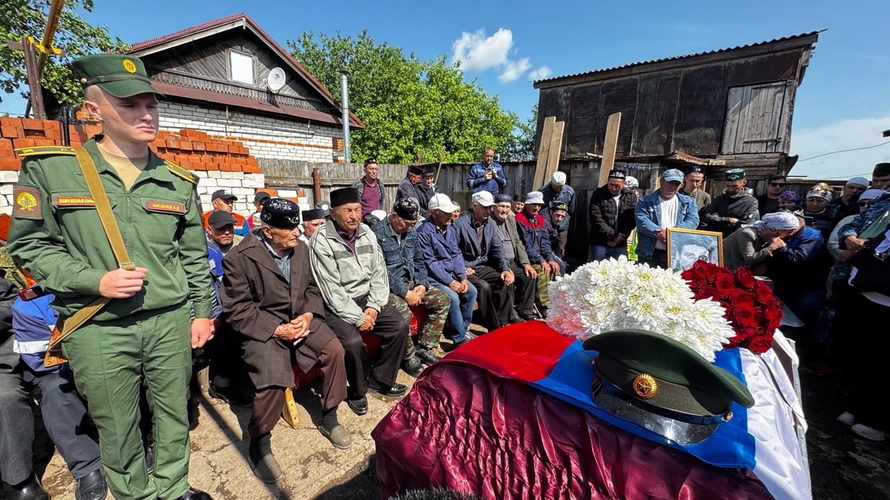 Коралы автомат түгел, ә медикаментлар тулы зур букча