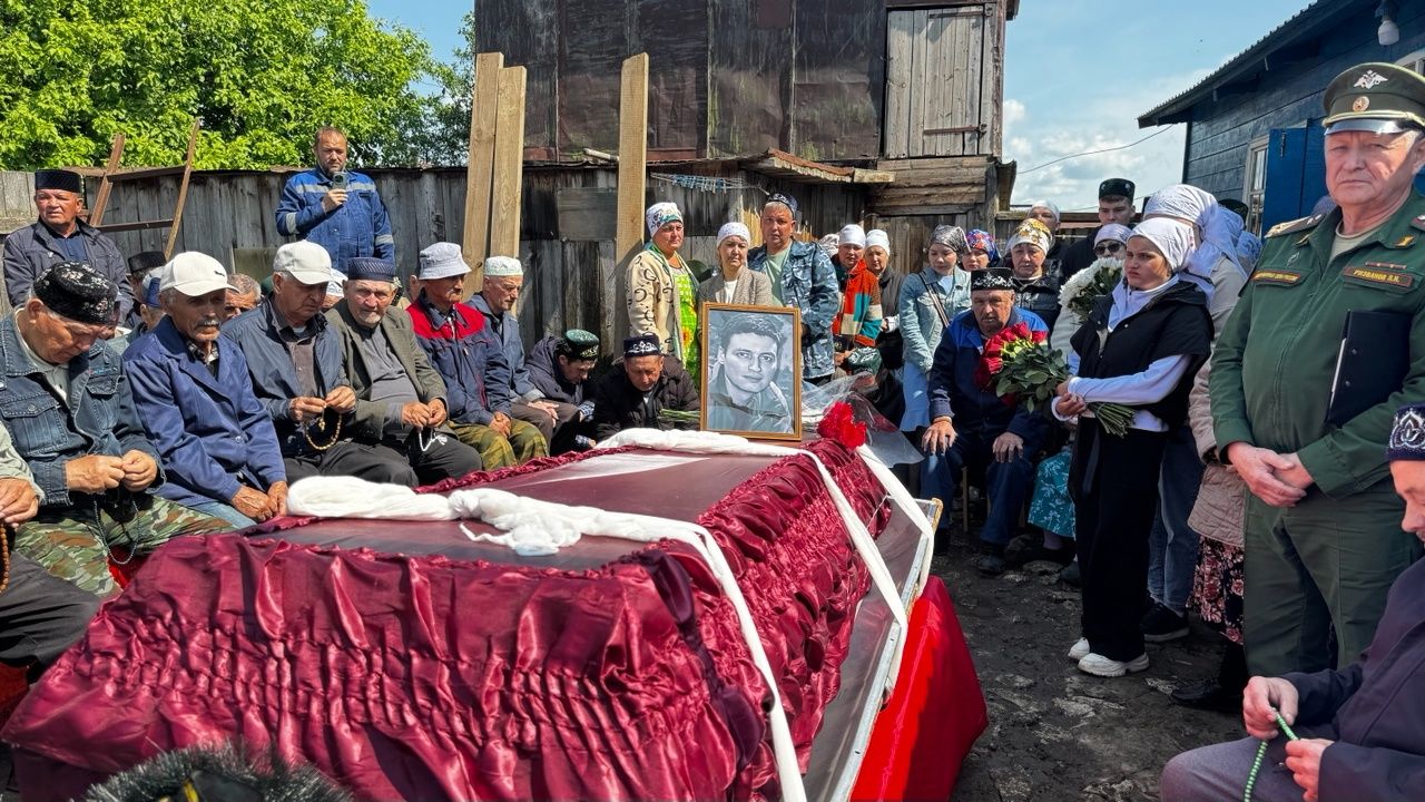 Коралы автомат түгел, ә медикаментлар тулы зур букча
