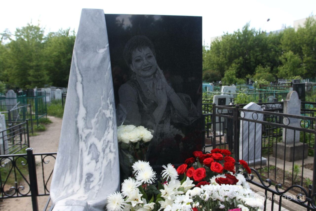 «Минем әле дә кайнар яшьләрем сине сагынудан тама тора» - Фирүзә Ибәтуллина
