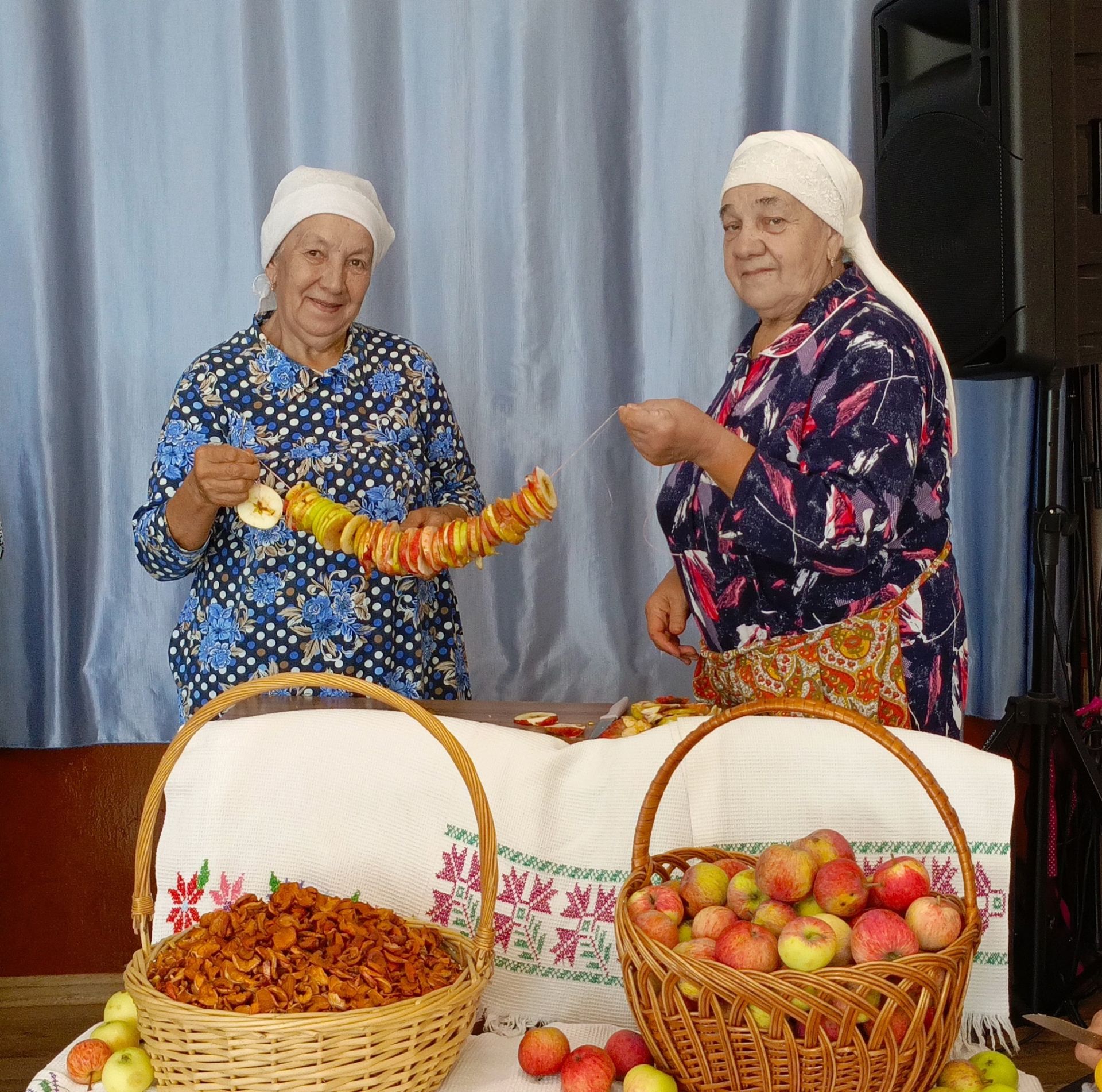Бакырчы авылында «Алма бәйрәме» үткәргәннәр