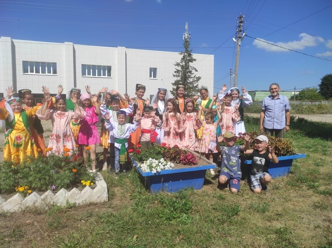 Бишнә авылы мәдәният йорты каршында бик матур чара узган
