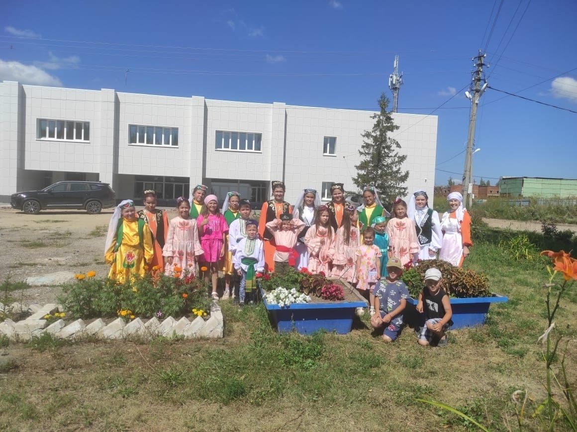 Бишнә авылы мәдәният йорты каршында бик матур чара узган