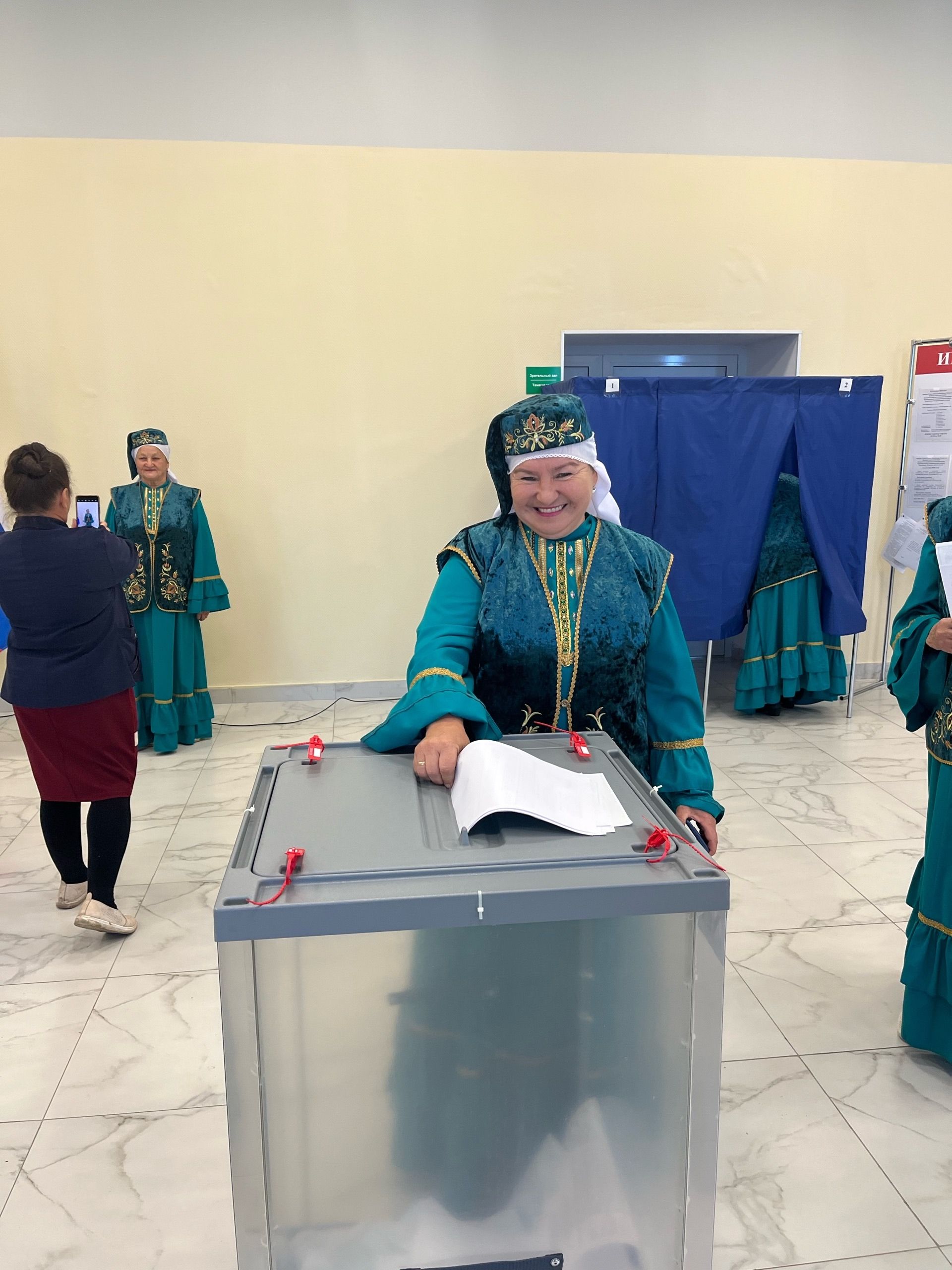 Нәрсә дисәгез дә, авыл җирендә сайлаулар күңеллерәк, җанлырак уза