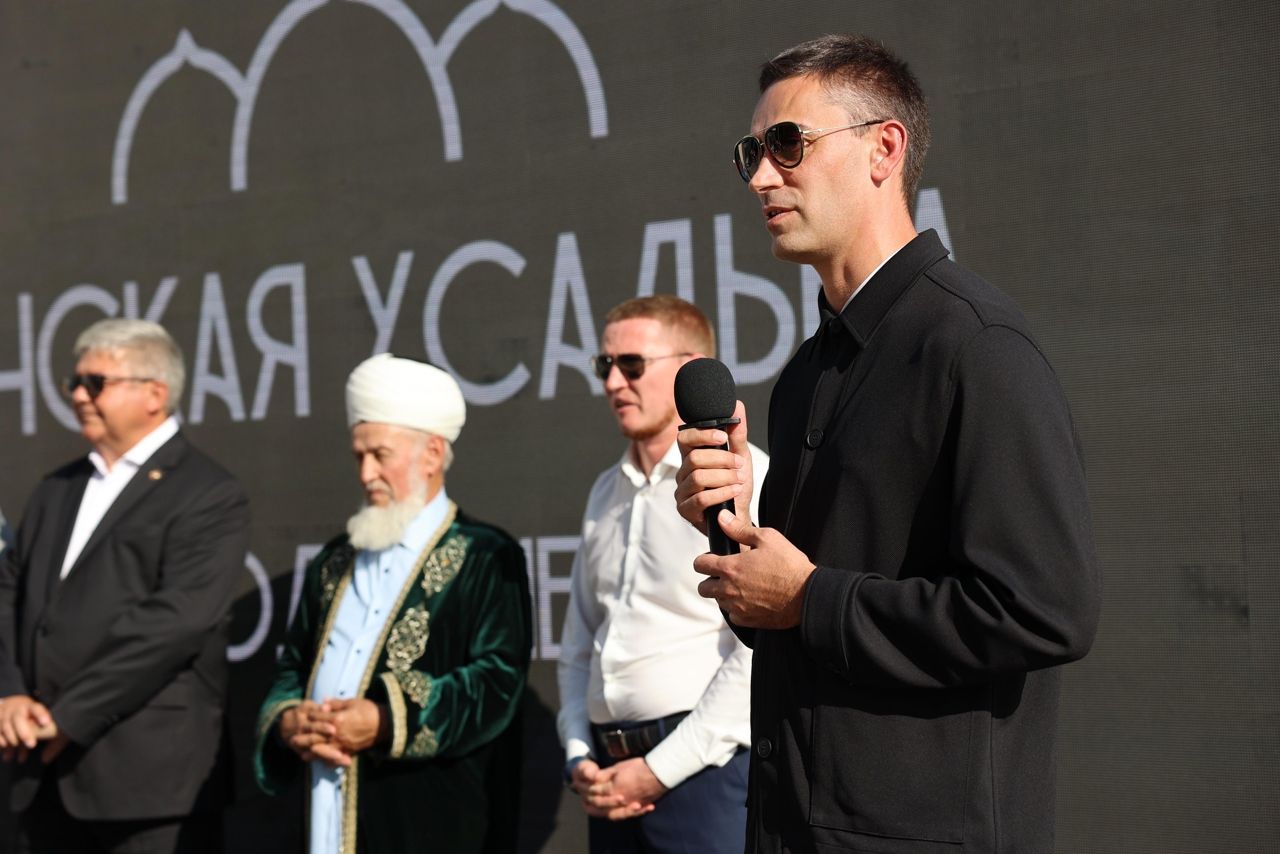 Яңа бистә туган көнен билгели: район башлыгы юл вәгъдә итте