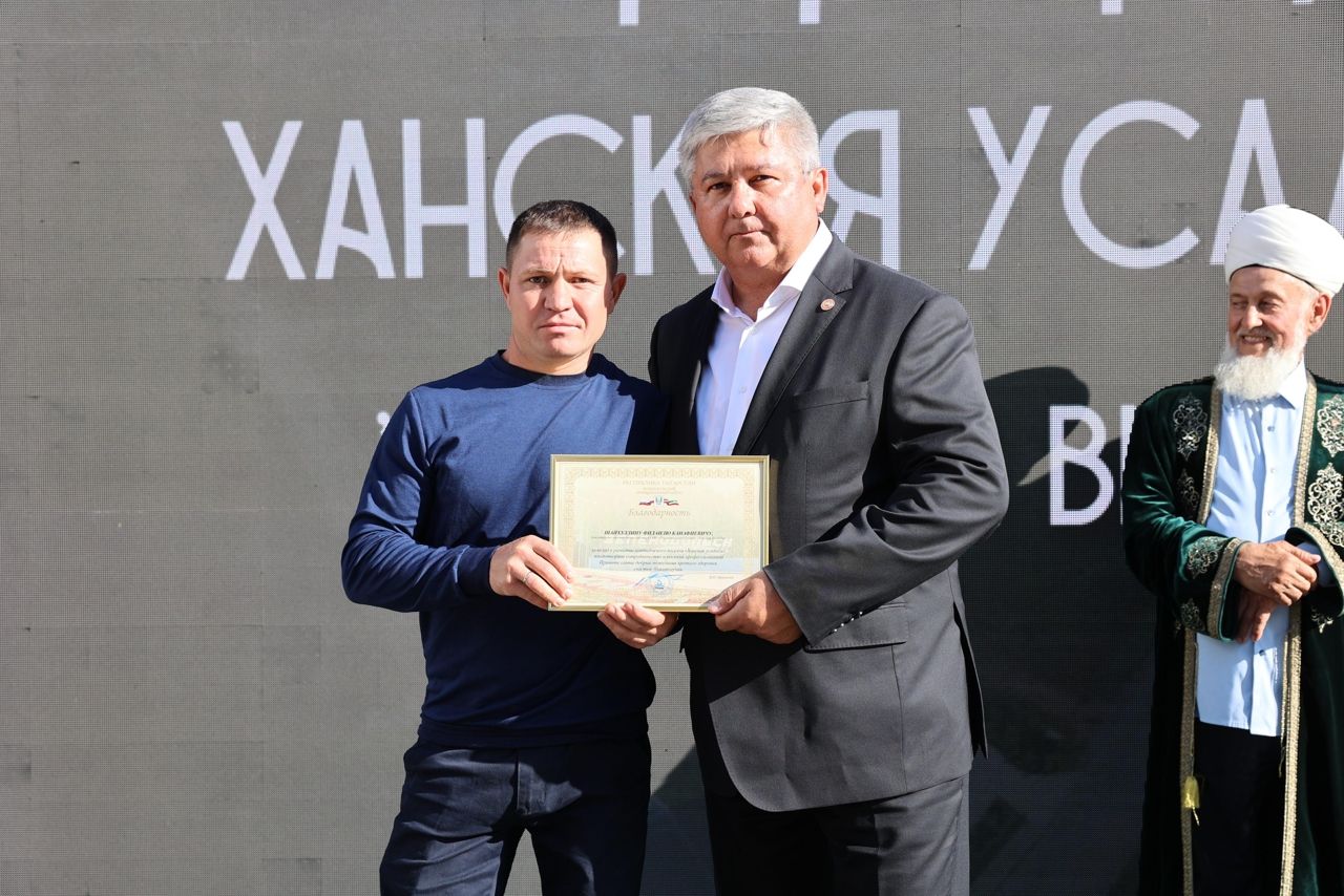 Яңа бистә туган көнен билгели: район башлыгы юл вәгъдә итте