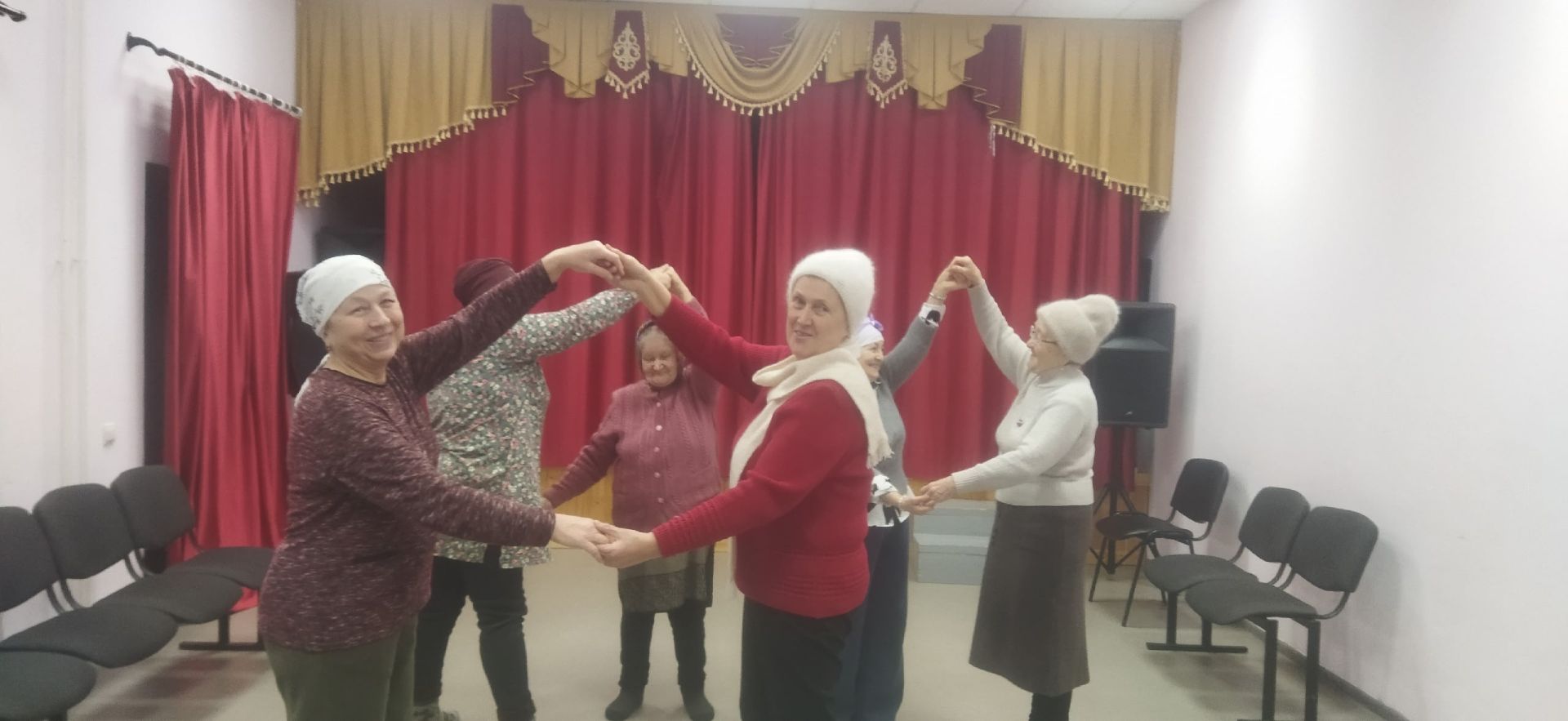 Күгәй авылы мәдәният йортында күңелле, дәртле һәм искиткеч кызыклы сызыклы биюләр кичәләре гөрли