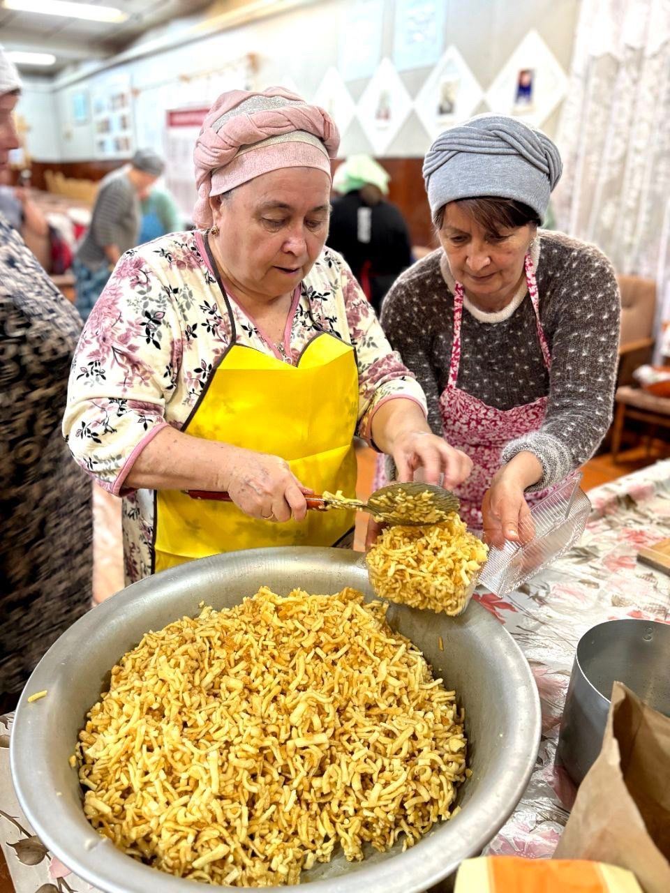 Олы Шырдан авылында МХО егетләренә тәмле күчтәнәч әзерләделәр
