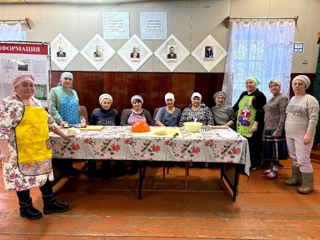 Олы Шырдан авылында МХО егетләренә тәмле күчтәнәч әзерләделәр