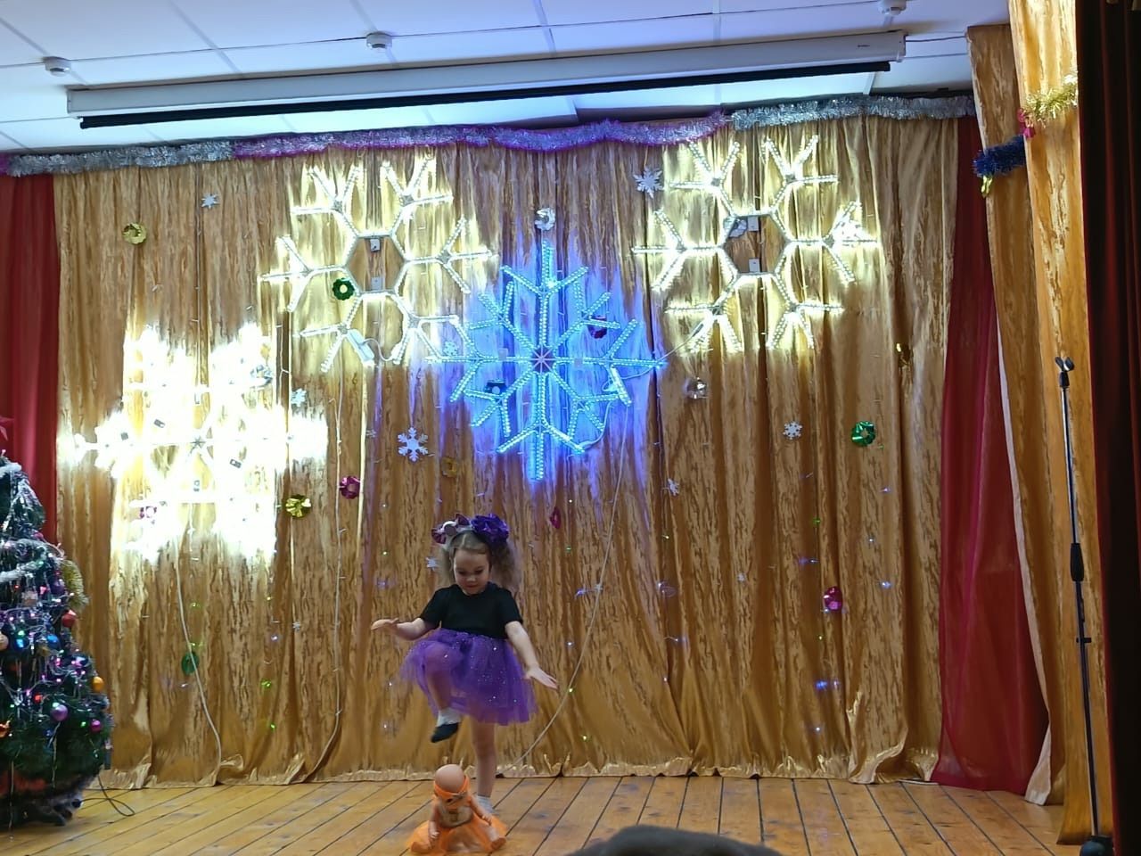 Күгәйдә «Хуш киләсең Яңа ел» дигән концерт узды