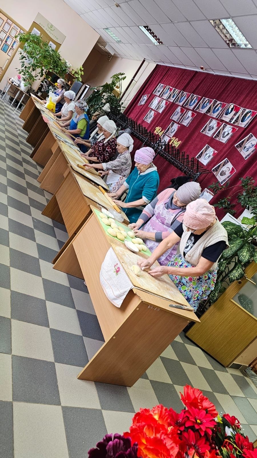 Олы Карагуҗа авылы мәдәният йортында МХОгы егетләргә ярдәм йөзеннән зур өмә узды