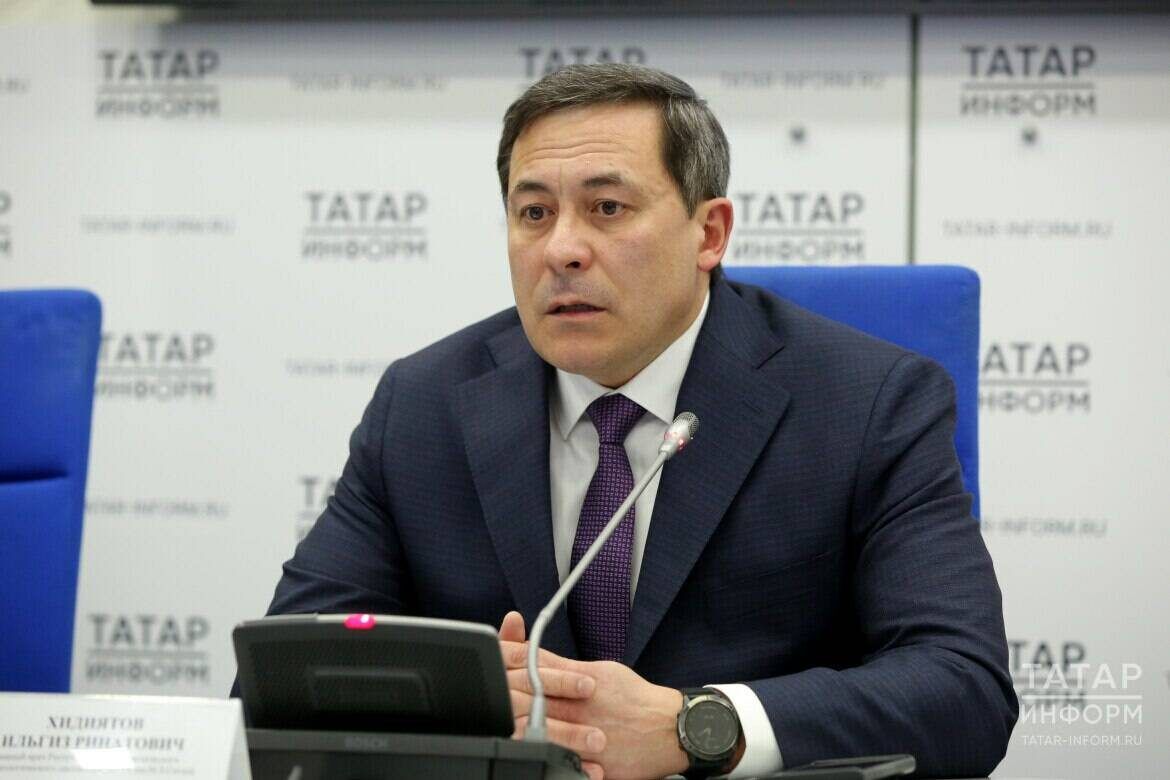 Яшел Үзән район үзәк хастаханәсендә җитәкчелек иткән табибны эшеннән алдылар