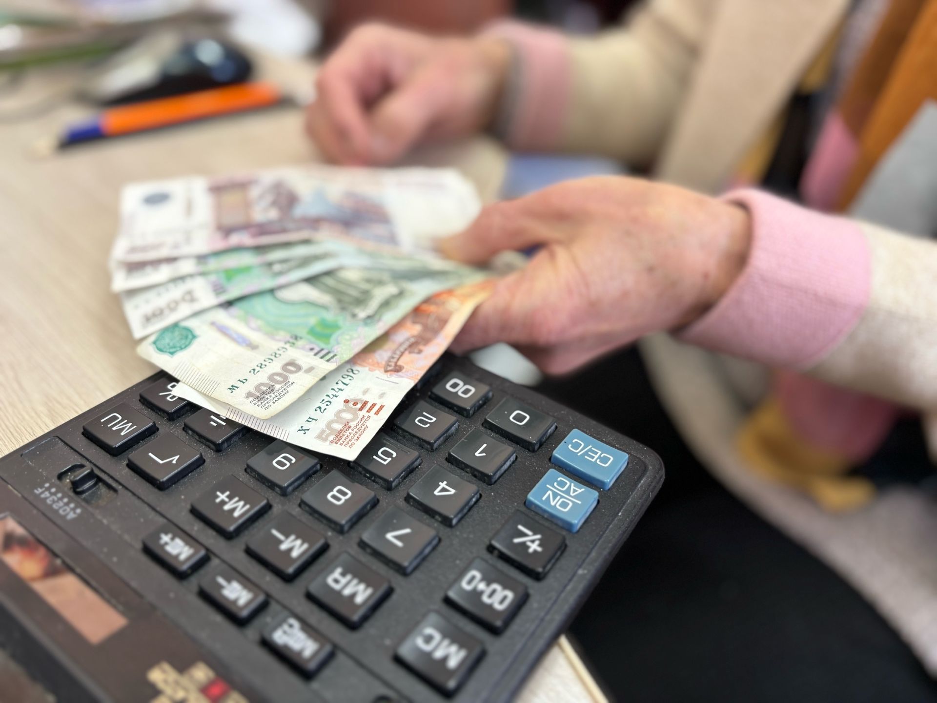 1 февральдән пенсияләрнең артуына кемнәр өмет итә ала