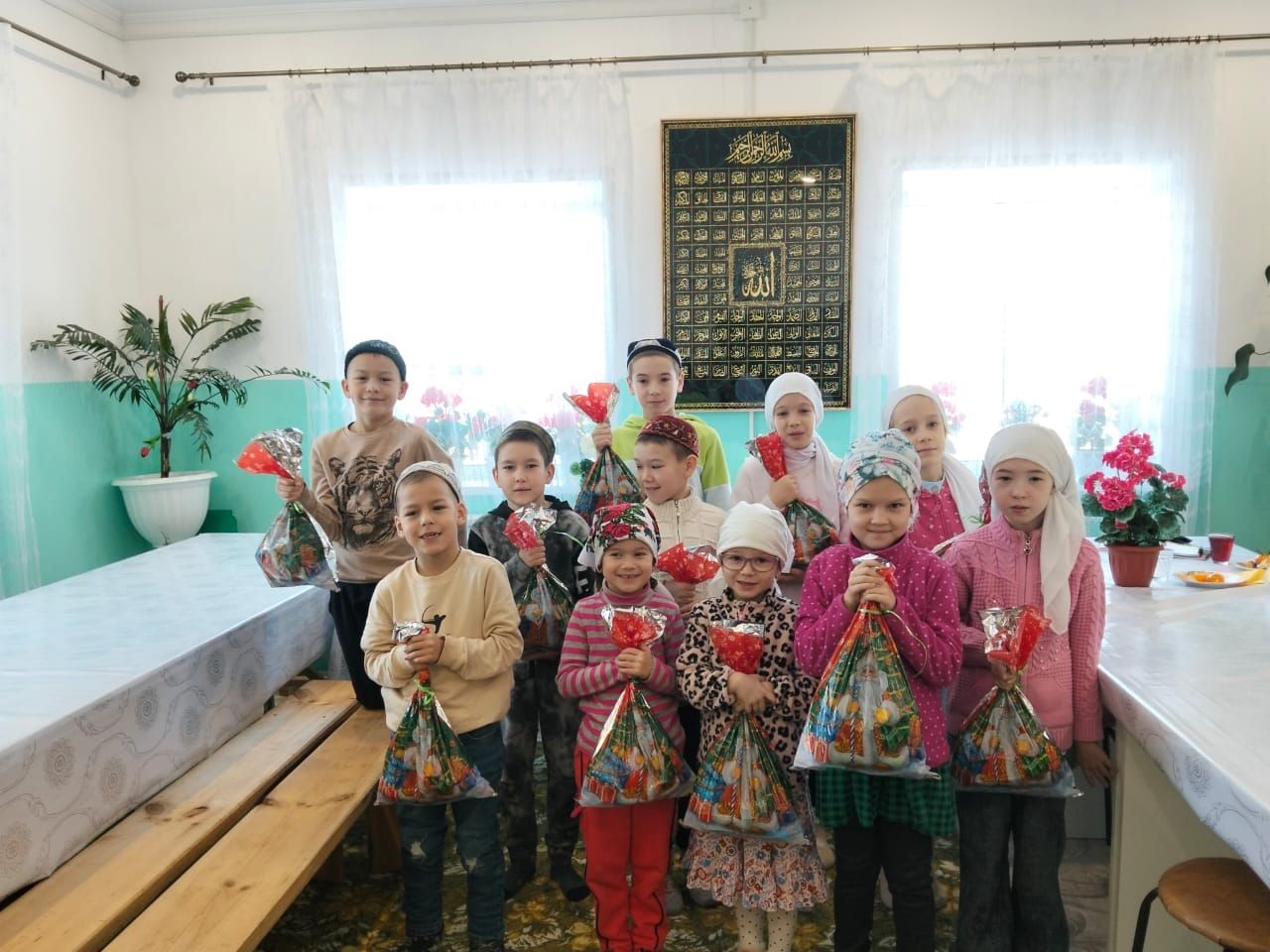 Каратмән мәчете ишекләре һәрвакыт ачык