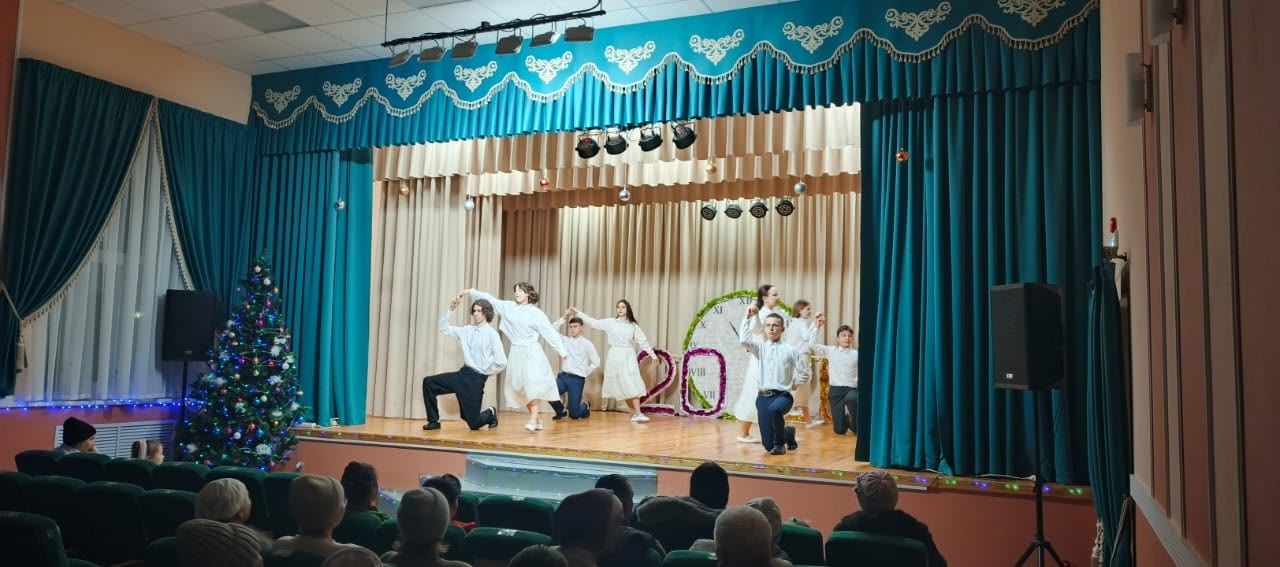 Мулла Иле мәдәният йортында «Яңа ел сәгате» дип исемләнгән чара узды