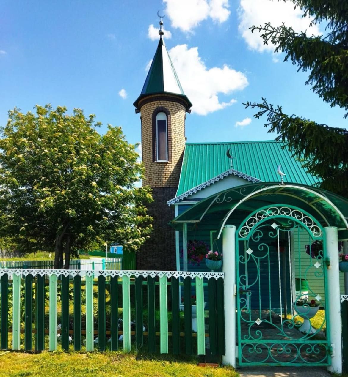 Җомга көнебезне Пәйгамбәребез Мөхәммәдкә ﷺ салаватлар белән бизик