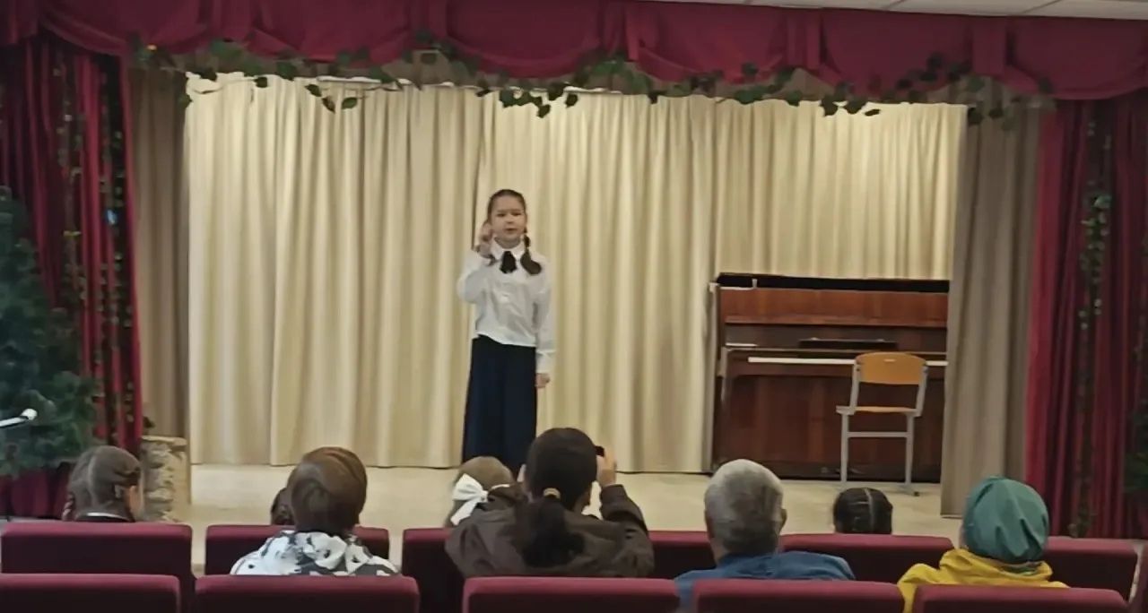 Әйшә гимназиясендә «Әбием, әбекәем» дип исемләнгән җылы һәм күңелле кичә узды