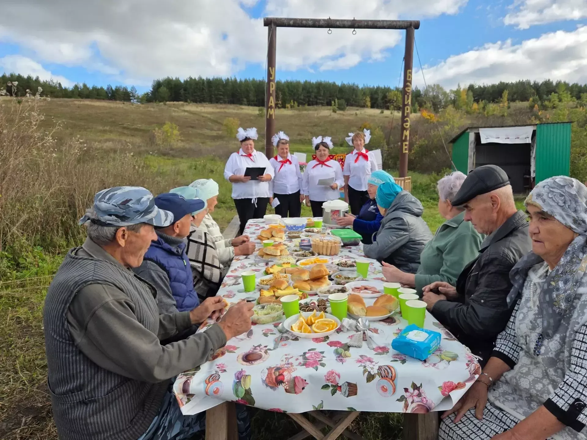 Карашәм авылында Өлкәннәр көнен билгеләделәр