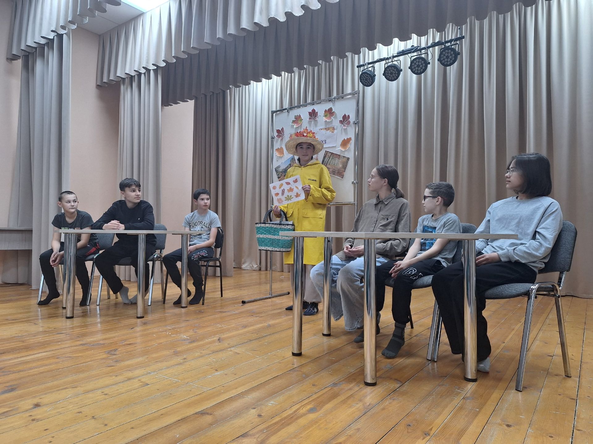Мулла Иле мәдәният йортында яшүсмерләр өчен «Көзге бал» бәйрәме үткәрелде