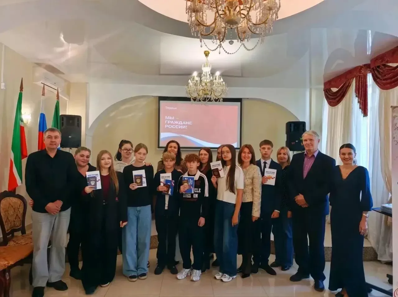 Яшел Үзәндә яшь гражданнарга паспорт тапшыру тантанасы узды