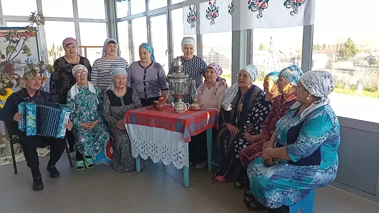Олы Ачасырда өлкәннәр өчен «Самовар янында кунакта» дип исемләнгән очрашу узды