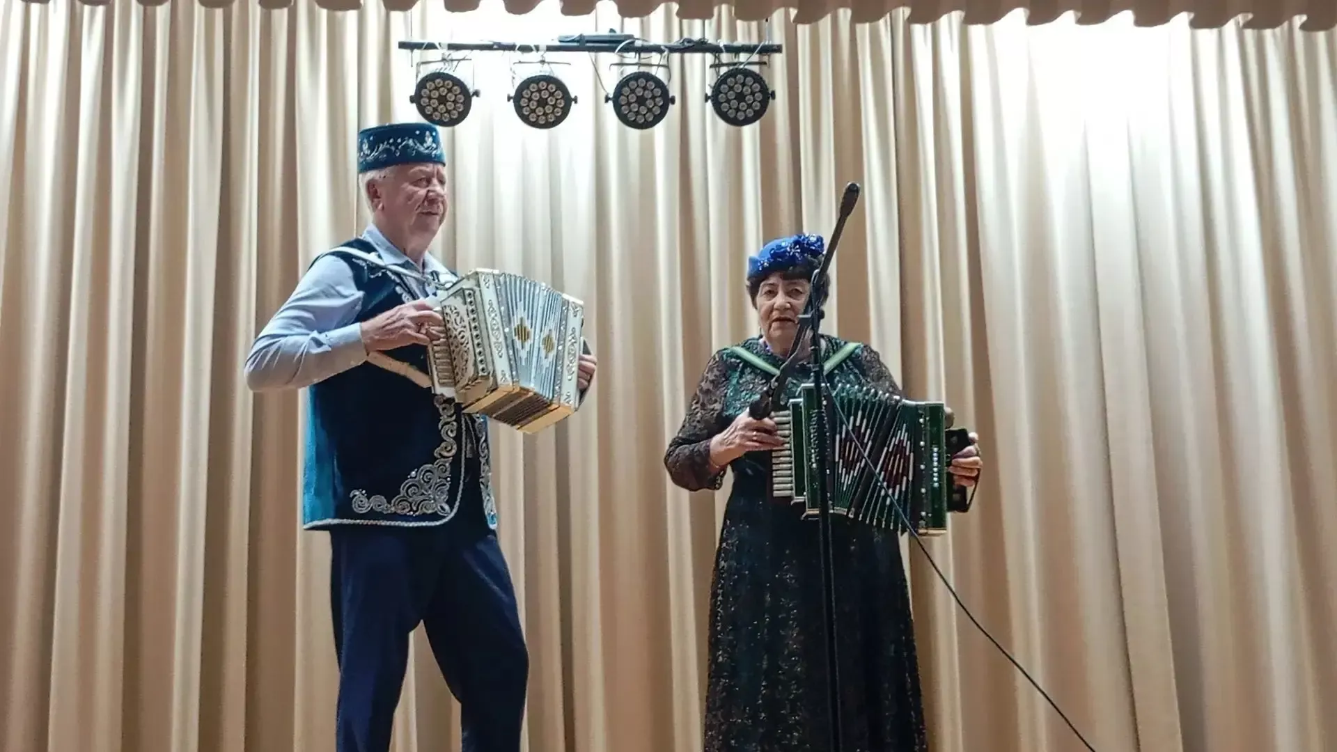 Мулла Илендә гармунчы Камил Хәлиуллинны искә алу кичәсенә багышланган хәйрия концерты узды