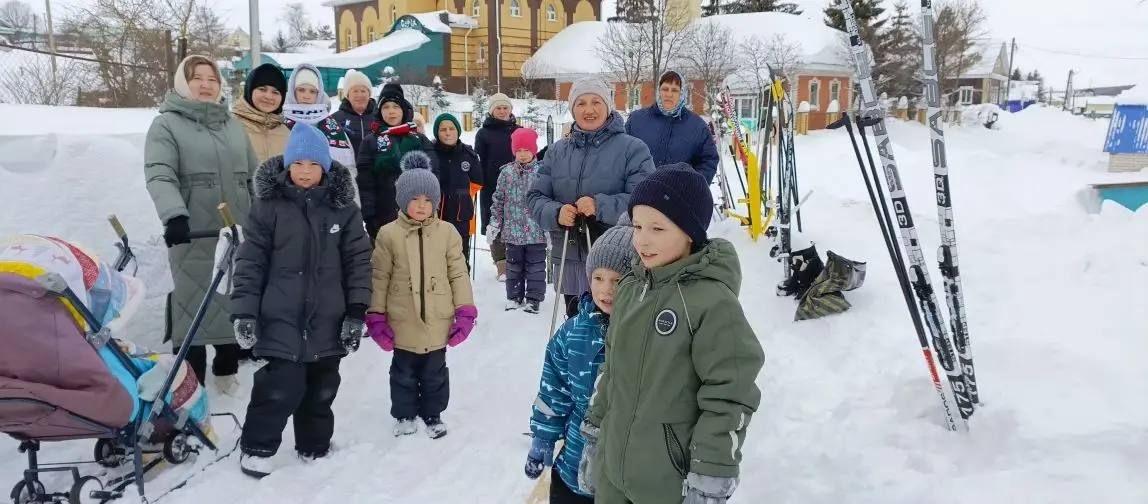 Бакырчы авылында алтынчы тапкыр Рафыйк һәм Рәшит Бәхтияровлар истәлегенә багышланган чаңгы ярышы узды
