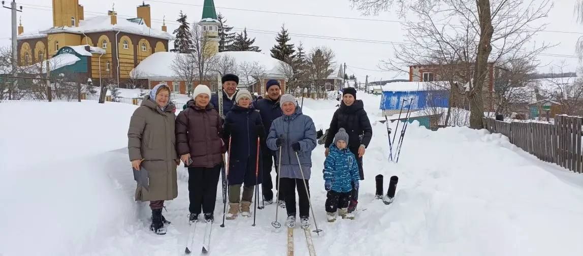 Бакырчы авылында алтынчы тапкыр Рафыйк һәм Рәшит Бәхтияровлар истәлегенә багышланган чаңгы ярышы узды