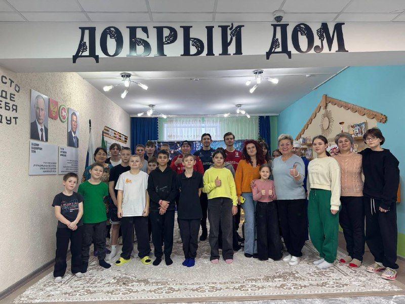 «Рубин» футболчылары Норлат балалар йортына кунакка килде