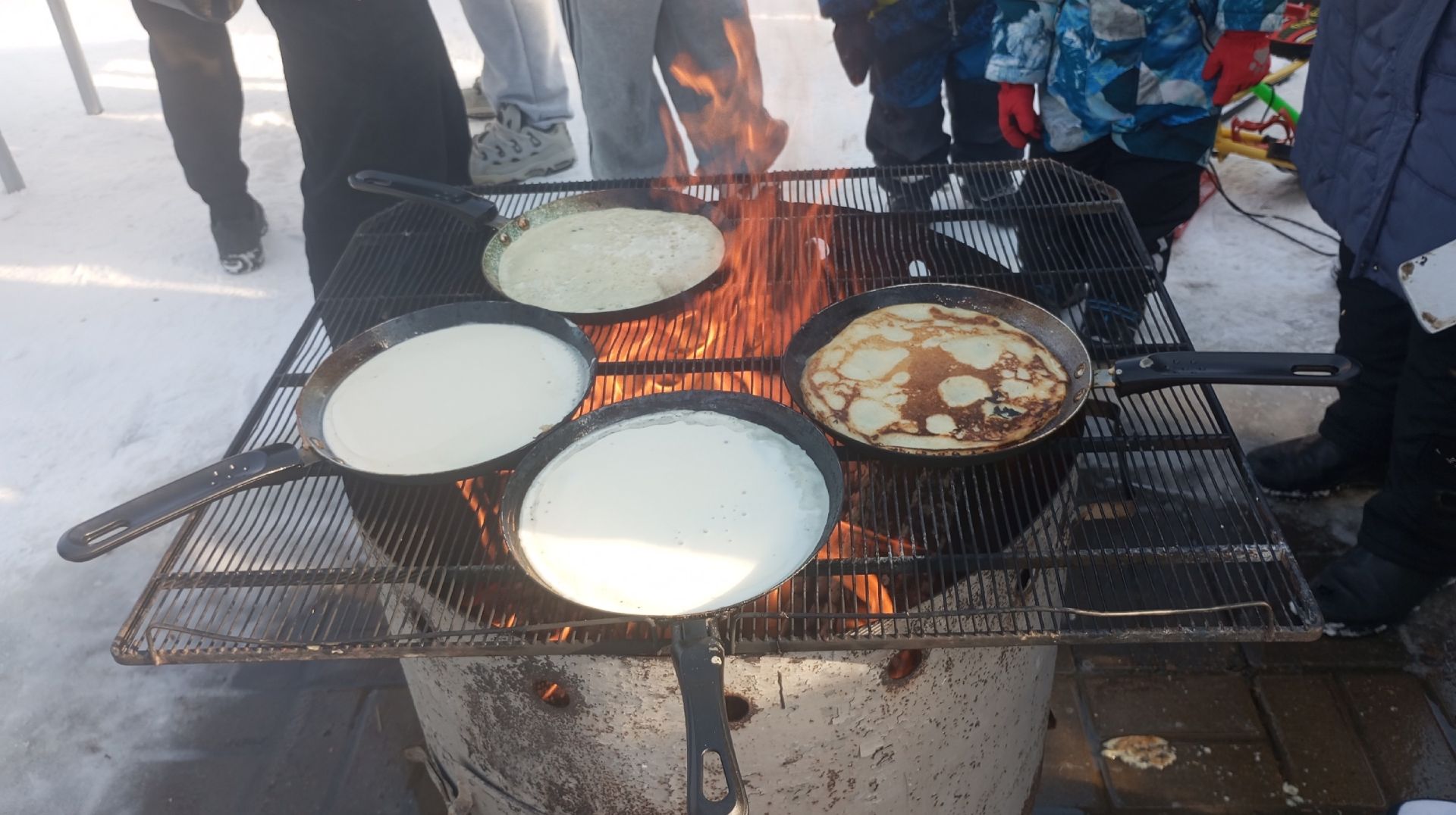 Акьегет, Норлат, Күгәй мәдәният йортлары хезмәткәрләре Яшел Үзәндәге Май чабу бәйрәмендә 100 литрга якын коймак пешергән
