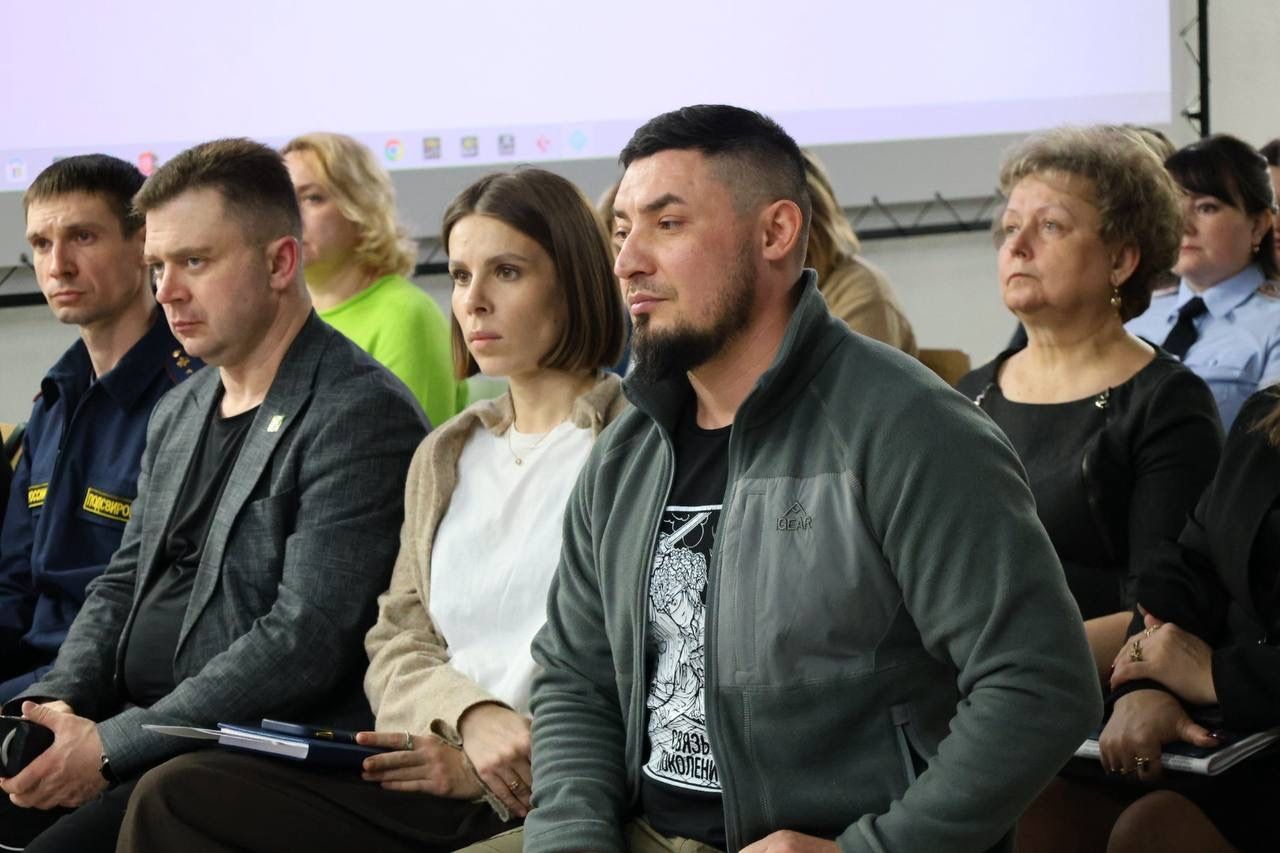 Яшел Үзәндә балигъ булмаганнар арасында хокук бозуларны профилактикалау буенча утырыш узды