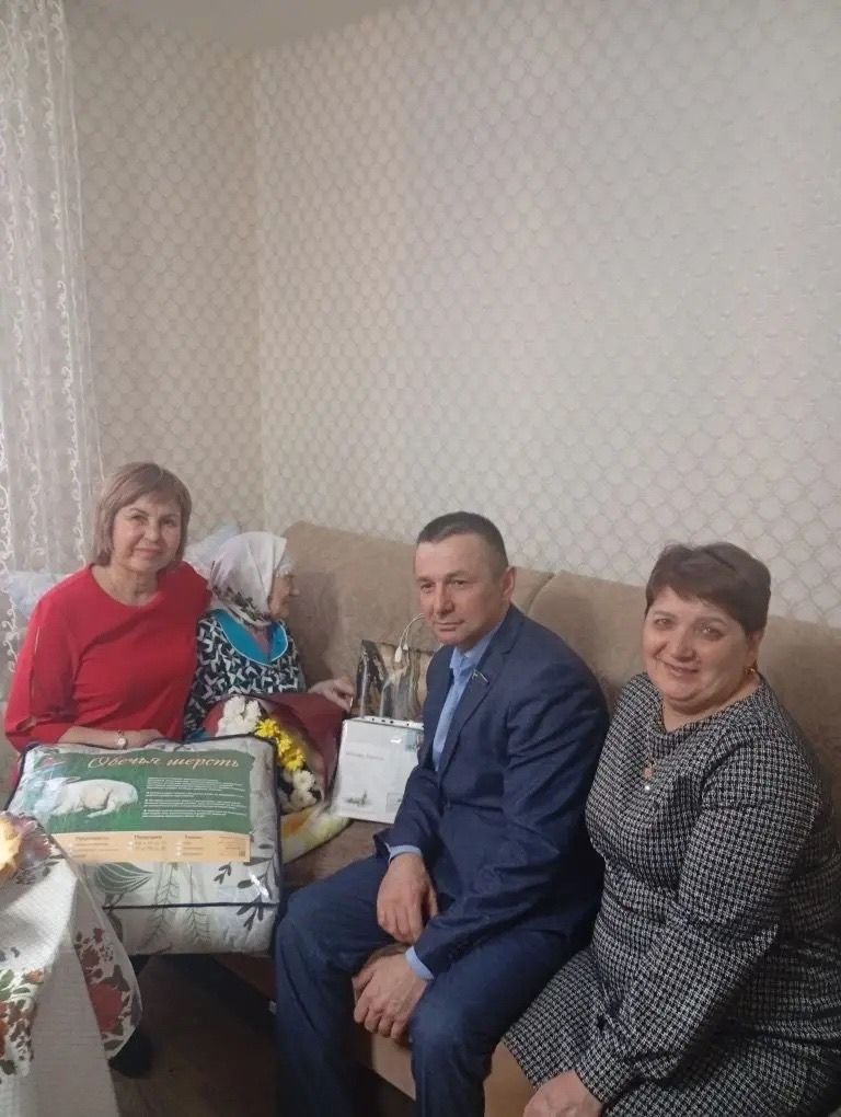 Тыл ветераны Саимә Гатауллина 95 яшьлек юбилеен билгеләп үтә