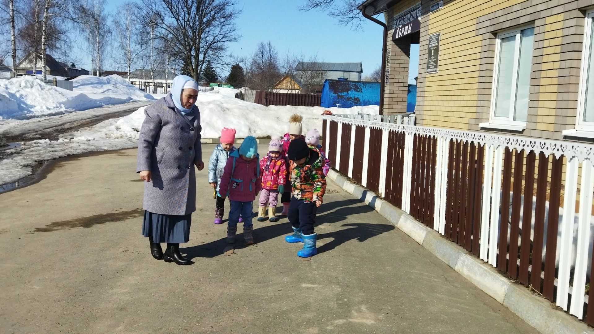 Ике команда арасында кызыклы ярыш: Күгәйдә балалар өчен күңелле спорт уеннары узды