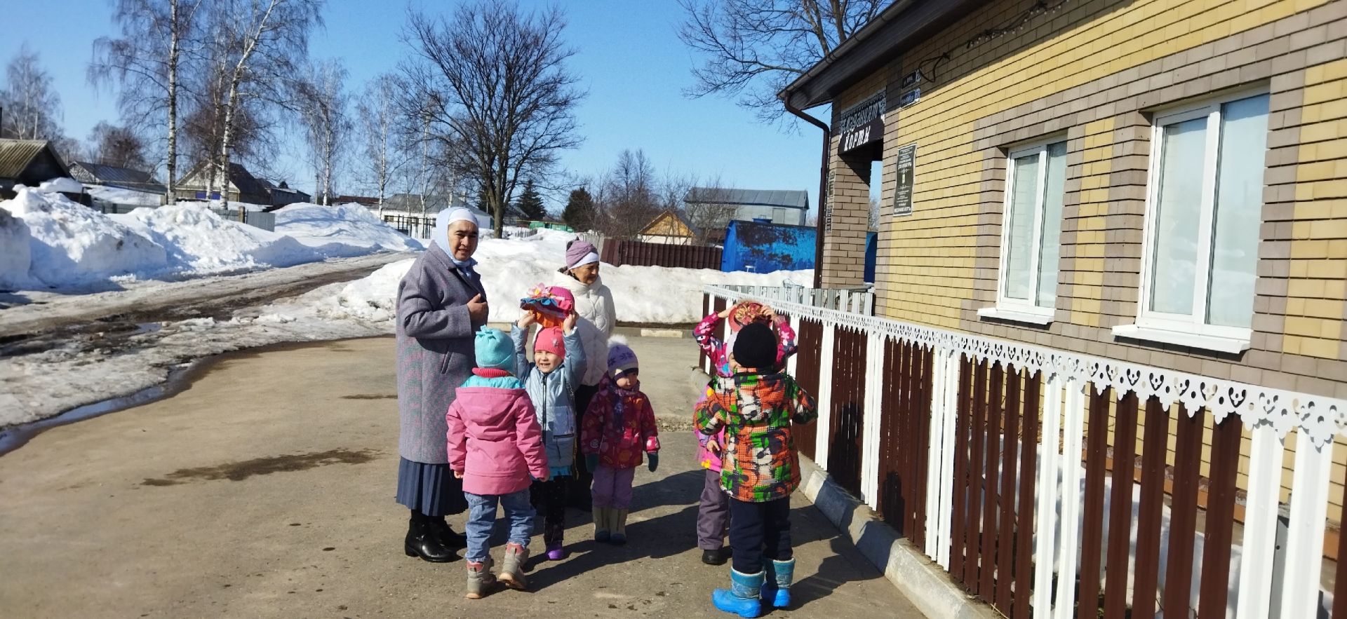Ике команда арасында кызыклы ярыш: Күгәйдә балалар өчен күңелле спорт уеннары узды