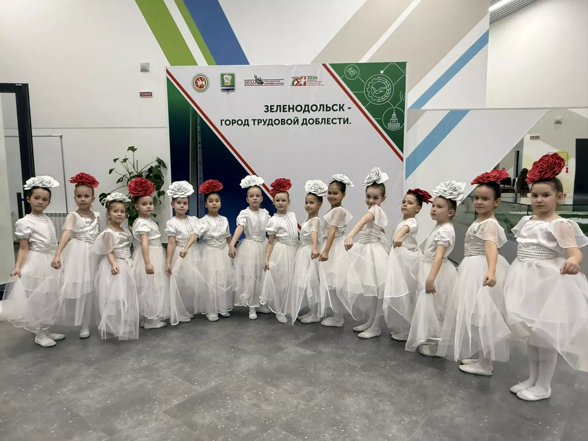 Яшел Үзәннең Мәдәни үсеш үзәгендә 8 Март — Халыкара хатын-кызлар көненә багышланган бәйрәм концерты узды